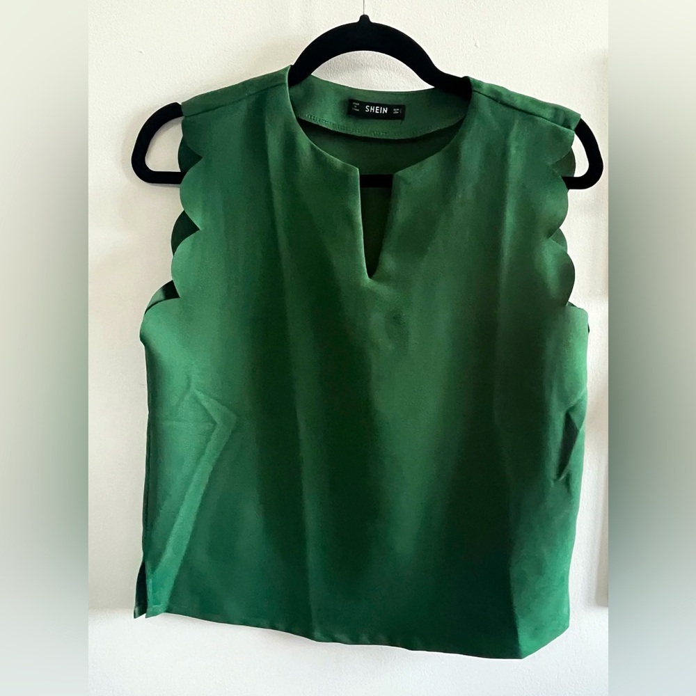 Shein Women's Sleeveless Green Top w/Scalloped Accents Size Small